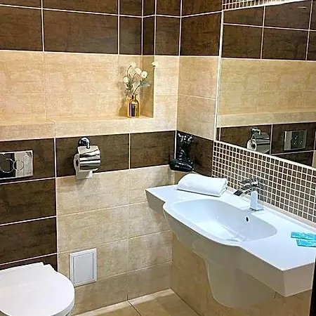 Neptun Pensión 3*